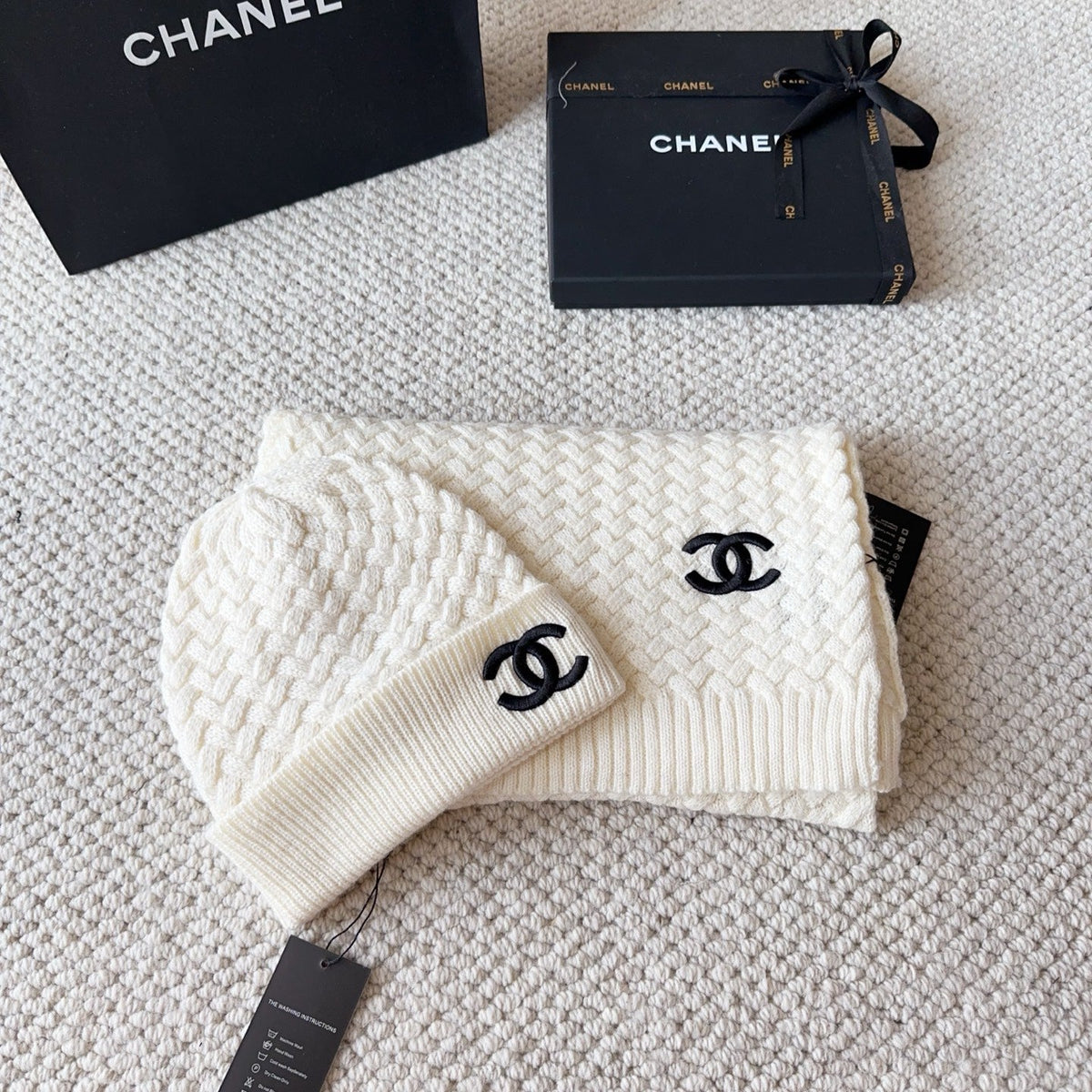 CC Set of Beanie and Scarf