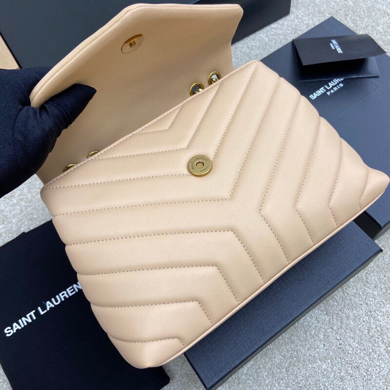 💎 Soft Beige Chevron-Stitch Leather Chain Bag 688019169