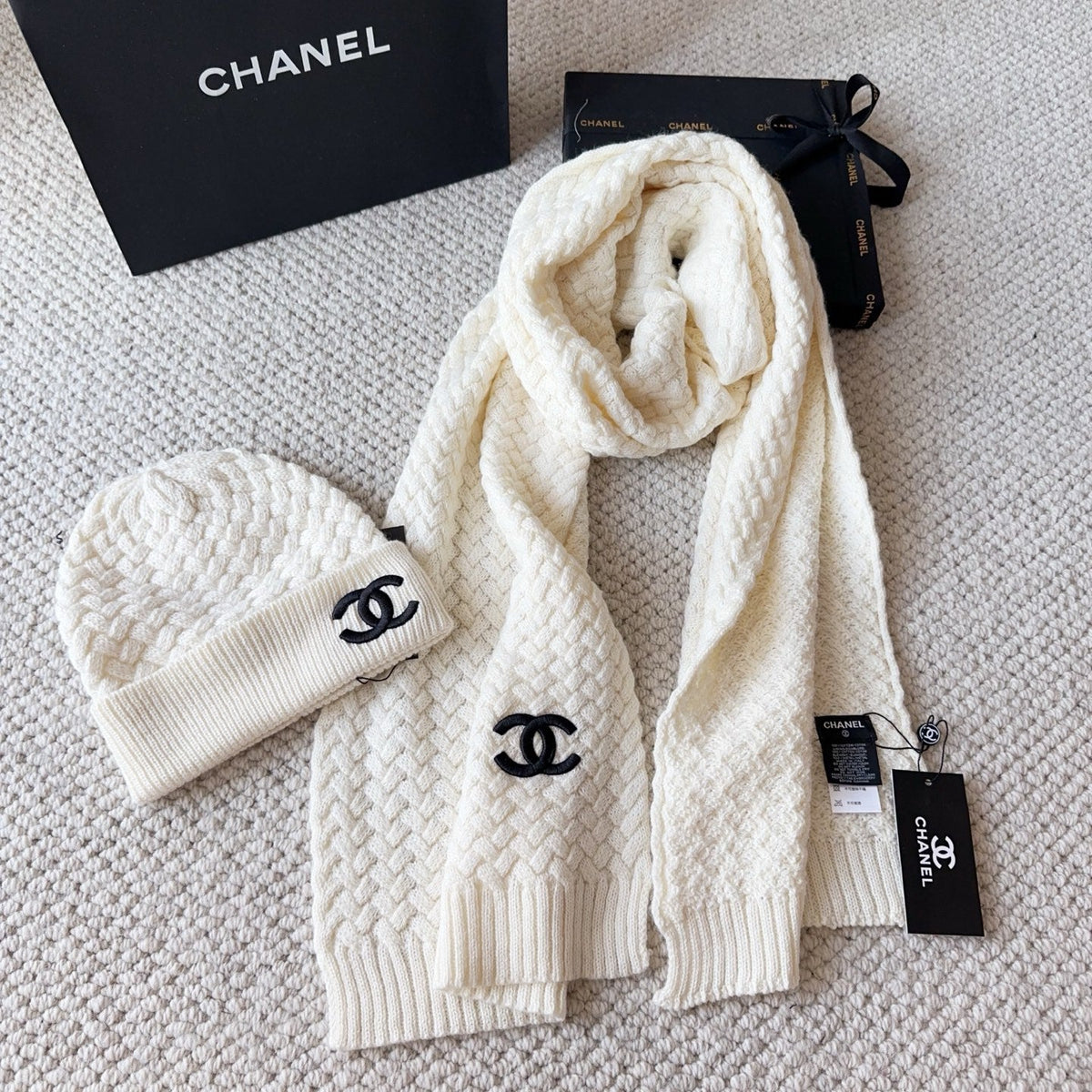 CC Set of Beanie and Scarf