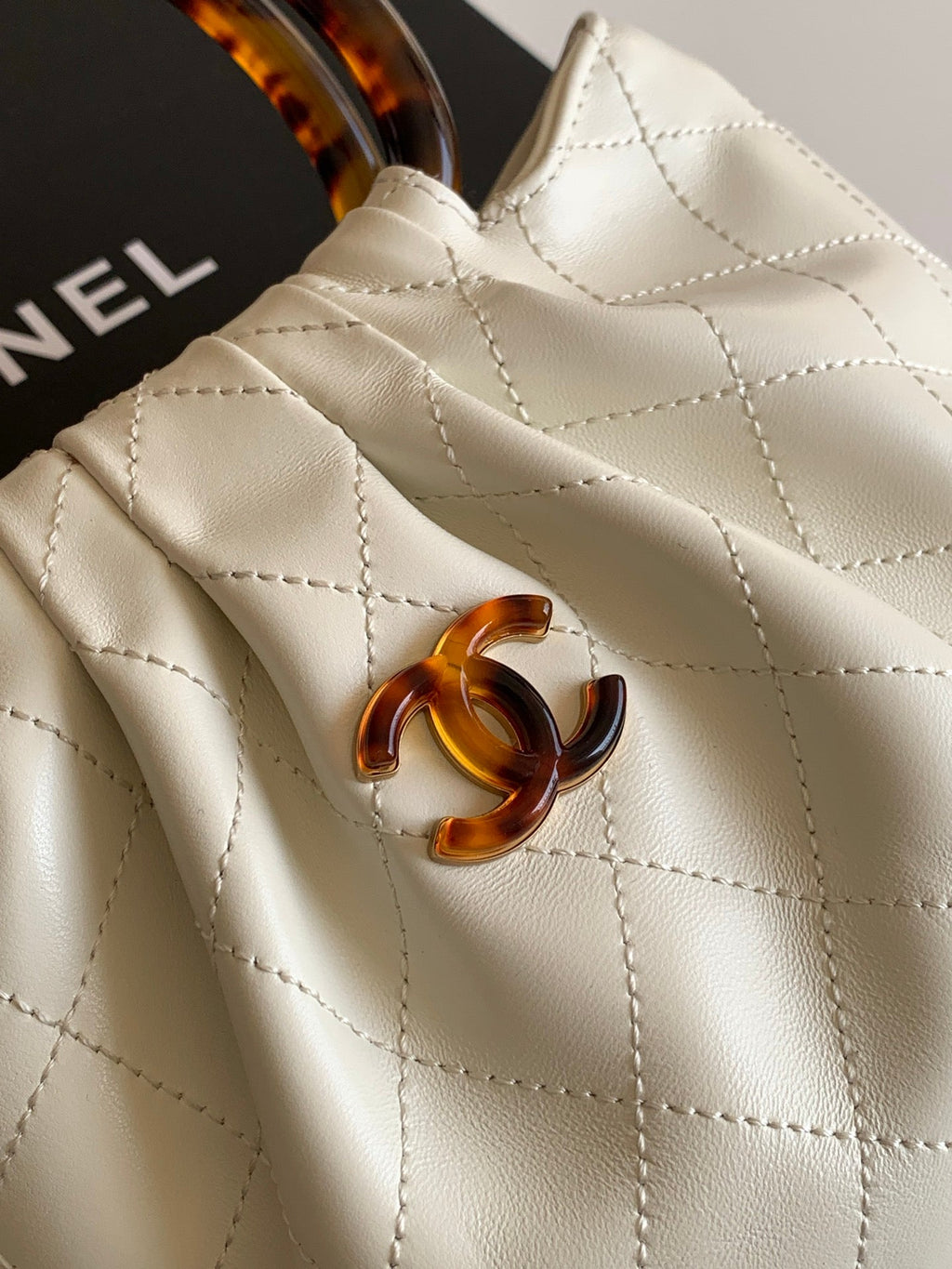 CC 26C Lambskin Bag Tortoiseshell Handle Edition