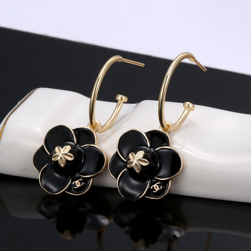 18K  Chanel Flower Earrings