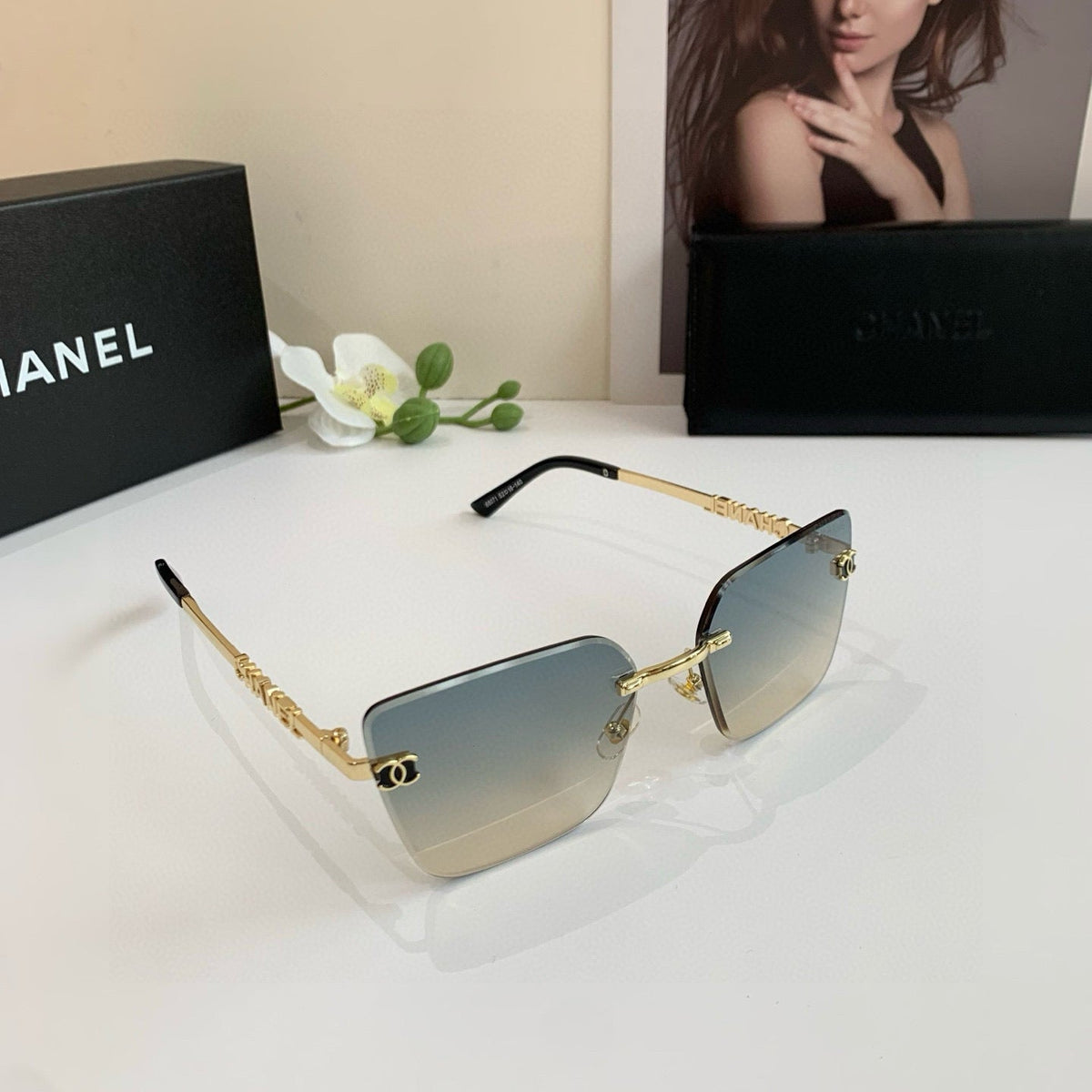 CC Gold-Trimmed Gradient Square Sunglasses