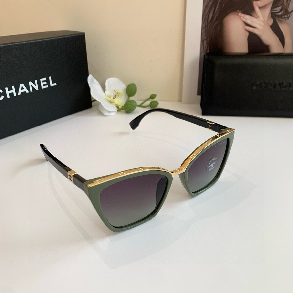 CC Square Sunglasses with Olive