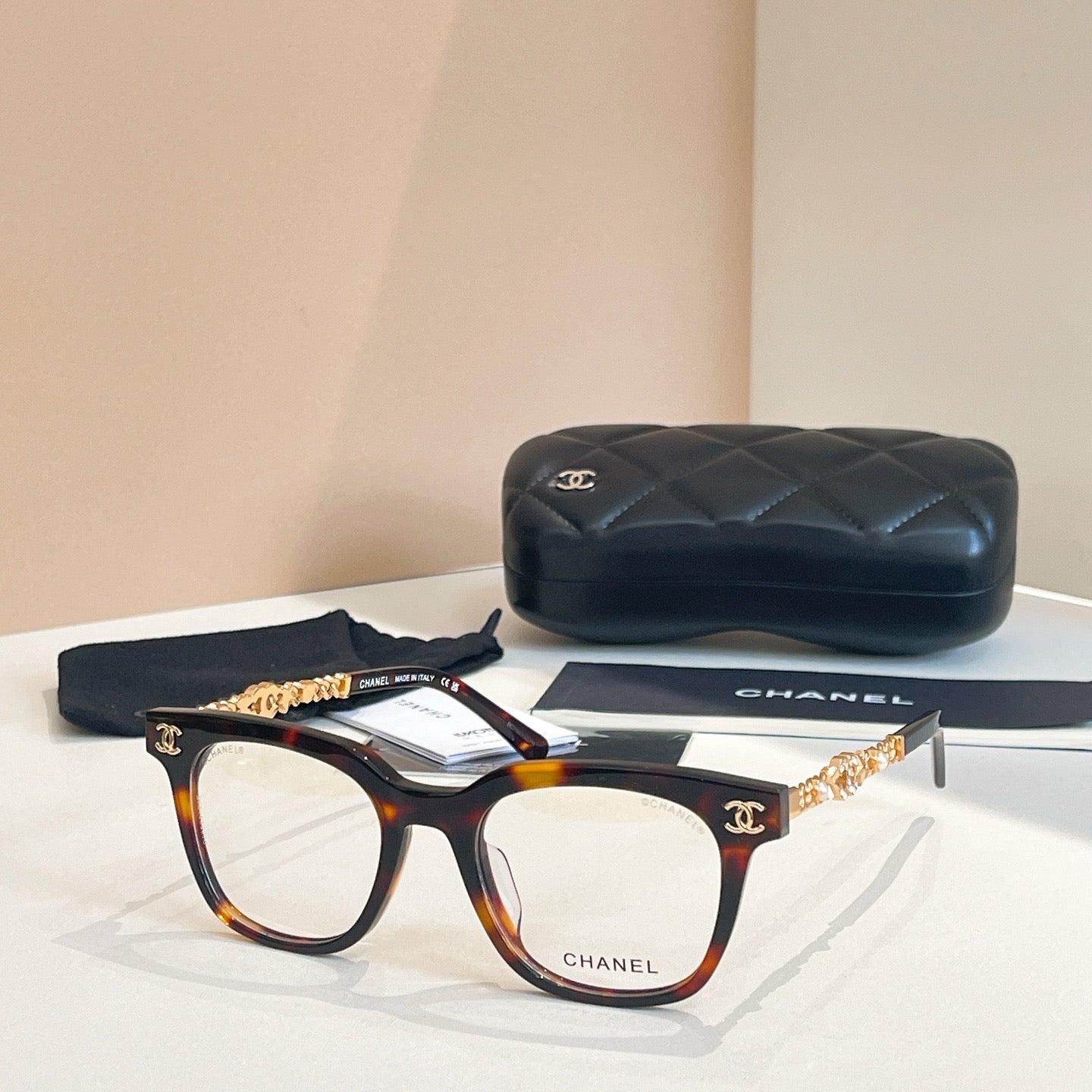 SAINT LAUREN Sunglasses-CH6040